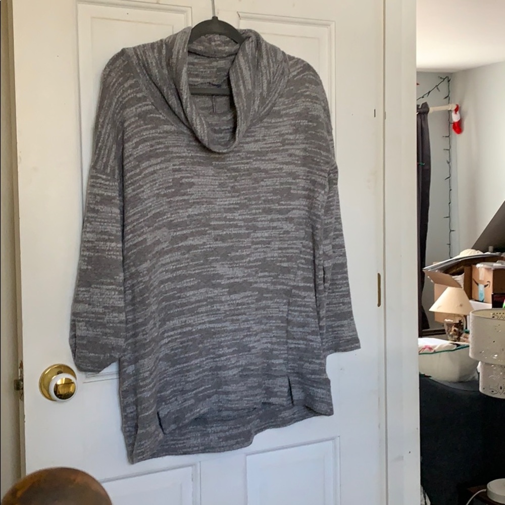 Cowl pullover